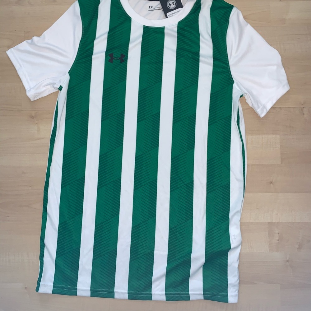 Under armour athletic tee shirt